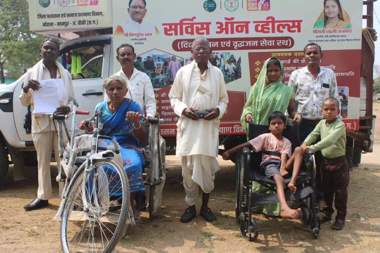 18 दिवसीय सर्विस ऑन व्हील्स अभियान बना जनसेवा की मिसाल 18 दिवसीय सर्विस ऑन व्हील्स अभियान बना जनसेवा की मिसाल