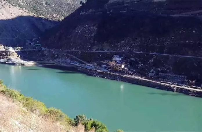 प्रोफेशनल गोताखोरों की गैरमौजूदगी में, Doda के एक आदमी ने चेनाब से 250 शव निकाले प्रोफेशनल गोताखोरों की गैरमौजूदगी में, Doda के एक आदमी ने चेनाब से 250 शव निकाले