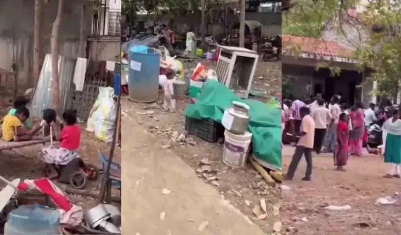 Velugumatla के पीड़ित अपने घर खोने के बाद पेड़ों के नीचे रह रहे हैं, तस्वीरें यहाँ Velugumatla के पीड़ित अपने घर खोने के बाद पेड़ों के नीचे रह रहे हैं, तस्वीरें यहाँ