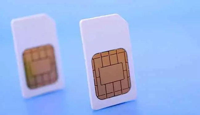 Bhubaneswar में 12 SIM बॉक्स, 100 SIM कार्ड ज़ब्त किए गए; दो पकड़े गए Bhubaneswar में 12 SIM बॉक्स, 100 SIM कार्ड ज़ब्त किए गए; दो पकड़े गए