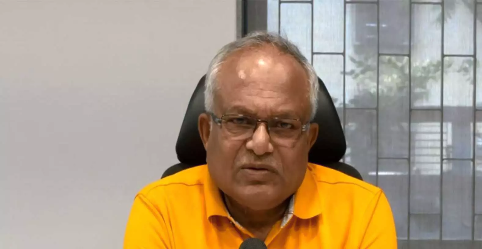 मिडिल ईस्ट युद्ध से जेम्स और ज्वेलरी का व्यापार बाधित, Surat के एक्सपोर्टर्स ने चिंता जताई मिडिल ईस्ट युद्ध से जेम्स और ज्वेलरी का व्यापार बाधित, Surat के एक्सपोर्टर्स ने चिंता जताई