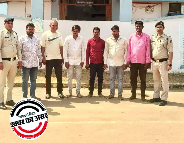 खरोरा में 6 जुआरी गिरफ्तार खरोरा में 6 जुआरी गिरफ्तार