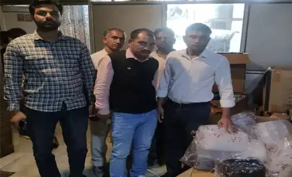 Narnail: प्रतिबंधित पॉलीथिन का प्रयोग पड़ा महंगा, दुकानदारों पर जुर्माना Narnail: प्रतिबंधित पॉलीथिन का प्रयोग पड़ा महंगा, दुकानदारों पर जुर्माना