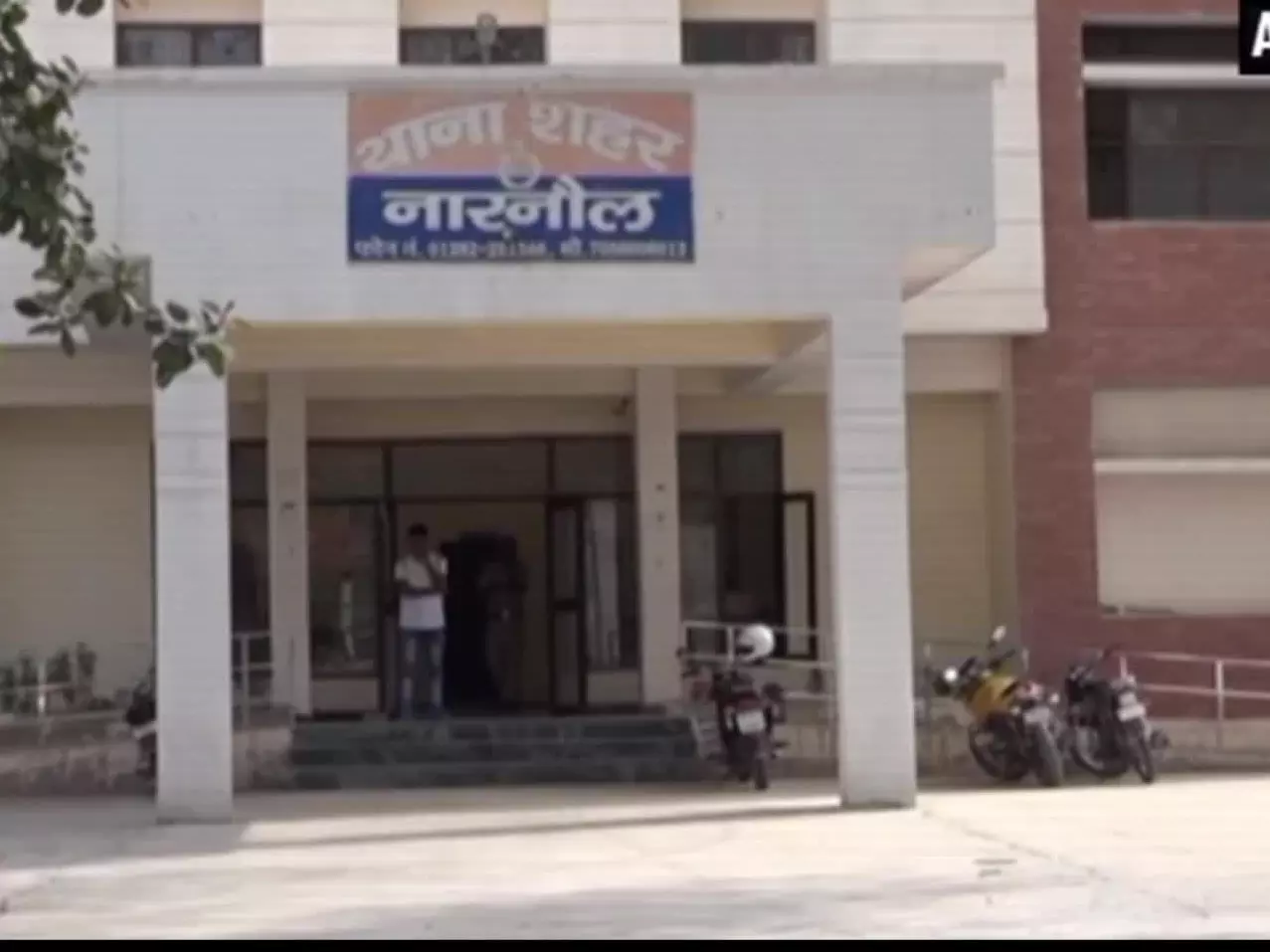 Narnail: धुलेंडी को लेकर पुलिस अलर्ट, पुलिस की सख्त सुरक्षा व्यवस्था Narnail: धुलेंडी को लेकर पुलिस अलर्ट, पुलिस की सख्त सुरक्षा व्यवस्था