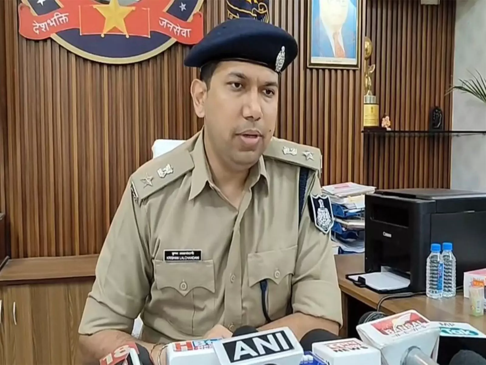 MP: इंदौर में सीवेज लाइन की सफाई करते समय नगर निगम के दो सफाई कर्मचारियों की मौत MP: इंदौर में सीवेज लाइन की सफाई करते समय नगर निगम के दो सफाई कर्मचारियों की मौत
