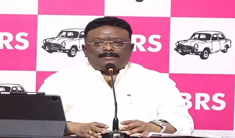 BRS MLC ने KGBV में 100 करोड़ रुपये के बंकर बेड घोटाले और ओयू में परीक्षा में अनियमितता का आरोप लगाया BRS MLC ने KGBV में 100 करोड़ रुपये के बंकर बेड घोटाले और ओयू में परीक्षा में अनियमितता का आरोप लगाया