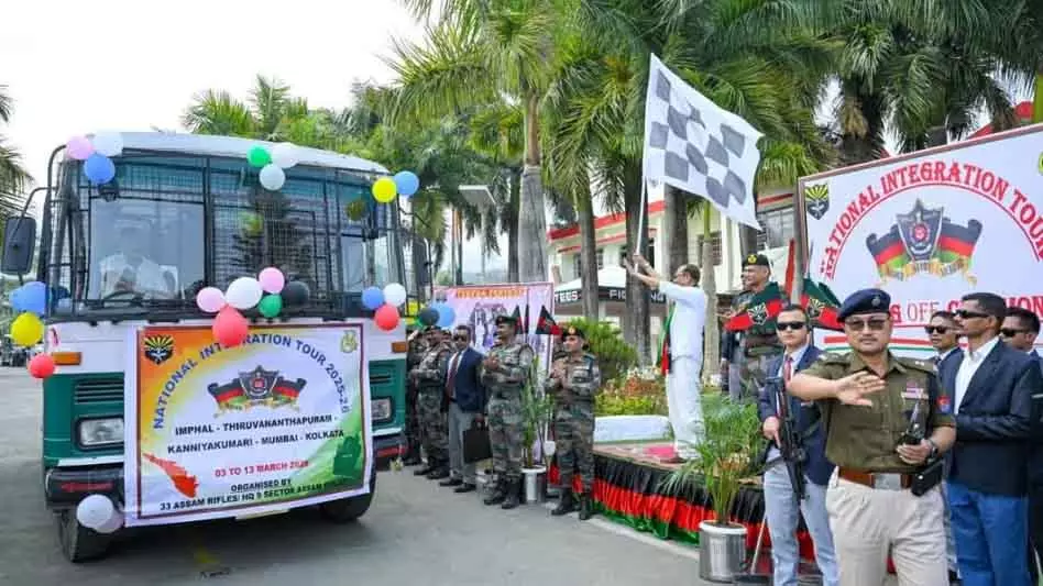 युमनाम खेमचंद सिंह ने Nationalइंटीग्रेशन टूर को हरी झंडी दिखाई युमनाम खेमचंद सिंह ने Nationalइंटीग्रेशन टूर को हरी झंडी दिखाई