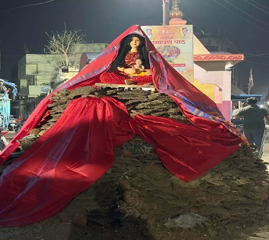 4200 गोबर कंडों, कपूर-लौंग से जली ऐतिहासिक होली 4200 गोबर कंडों, कपूर-लौंग से जली ऐतिहासिक होली