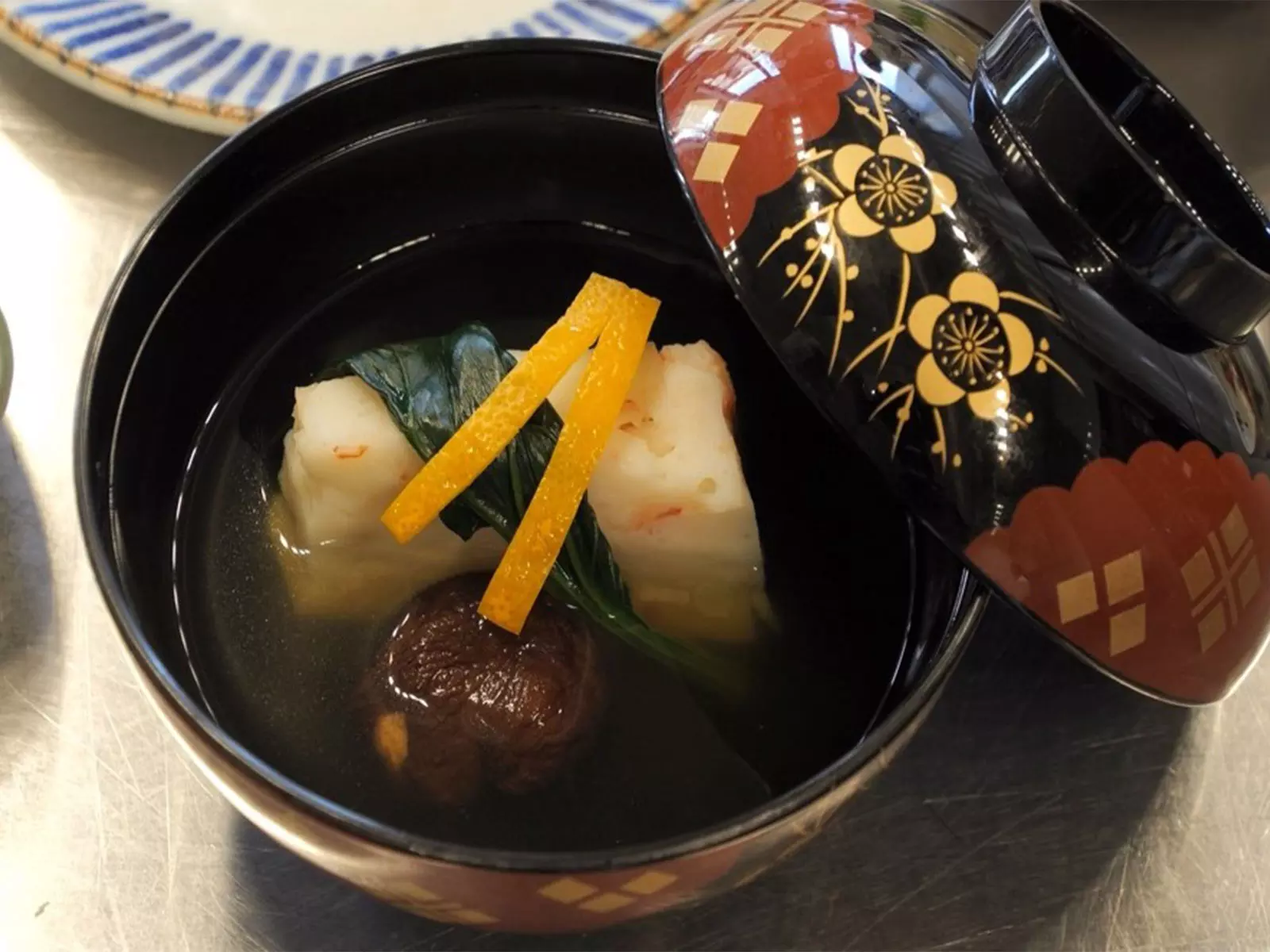 Kyoto में विदेशी जापानी खाना बनाने वाले शेफ़ को सर्टिफ़ाई करने के लिए कुकिंग टेस्ट होगा Kyoto में विदेशी जापानी खाना बनाने वाले शेफ़ को सर्टिफ़ाई करने के लिए कुकिंग टेस्ट होगा