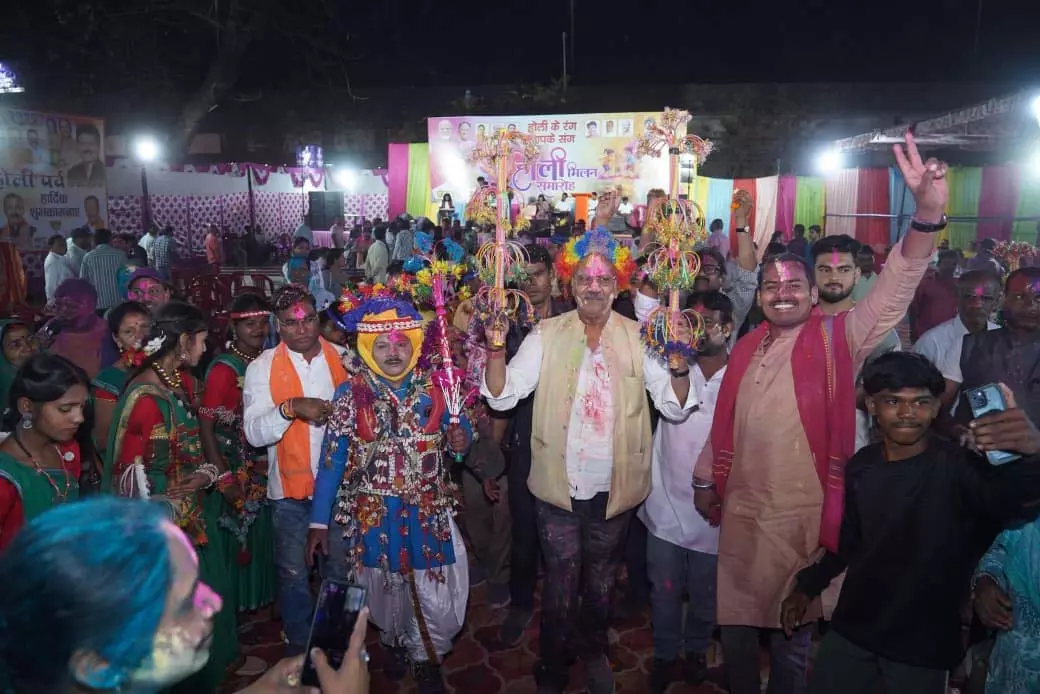 सांसद बृजमोहन अग्रवाल ने प्रदेशवासियों को दी होली की पावन शुभकामनाएं सांसद बृजमोहन अग्रवाल ने प्रदेशवासियों को दी होली की पावन शुभकामनाएं