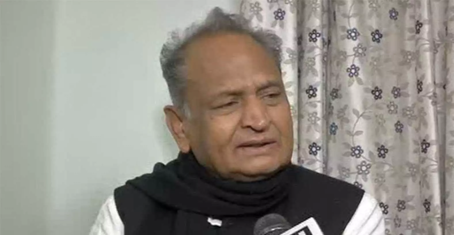 Rajasthan में बेखौफ हत्याएं चिंताजनक रूप से आम होती जा रही हैं: चूरू फायरिंग पर अशोक गहलोत Rajasthan में बेखौफ हत्याएं चिंताजनक रूप से आम होती जा रही हैं: चूरू फायरिंग पर अशोक गहलोत