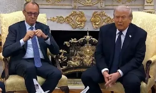 Oval Office में ट्रंप ने मर्ज़ से कहा, ईरान खत्म हो रहा