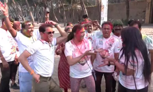 Holi 2026: होली में क्यों पहने जाते हैं सफेद कपड़े? जानिए इसके पीछे छिपी खास वजह और मान्यता