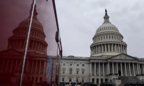 Trump के ईरान हमले ने कैपिटल हिल लड़ाई को और भड़का दिया Trump के ईरान हमले ने कैपिटल हिल लड़ाई को और भड़का दिया