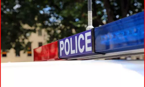 सांसद और पूर्व मेयर पर FIR, सोशल मीडिया पर भ्रामक जानकारी फैलाने का आरोप सांसद और पूर्व मेयर पर FIR, सोशल मीडिया पर भ्रामक जानकारी फैलाने का आरोप