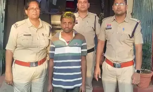 3 हुड़दंगबाज गिरफ्तार, कब्जे से चाकू बरामद 3 हुड़दंगबाज गिरफ्तार, कब्जे से चाकू बरामद