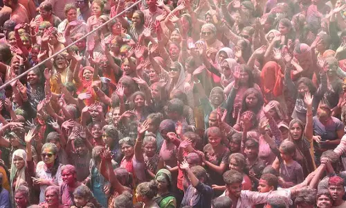 Indore : रंगपंचमी गेर रूट पर सुरक्षा और आदेश सुनिश्चित करने के लिए कार्रवाई की गई Indore : रंगपंचमी गेर रूट पर सुरक्षा और आदेश सुनिश्चित करने के लिए कार्रवाई की गई