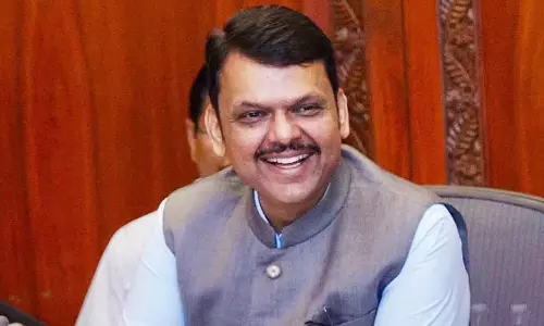 Maharashtra: सरकार ने केंद्र के लेबर कोड के हिसाब से फैक्ट्री और दुकानों में काम के घंटे में बदलाव वापस ले लिया Maharashtra: सरकार ने केंद्र के लेबर कोड के हिसाब से फैक्ट्री और दुकानों में काम के घंटे में बदलाव वापस ले लिया