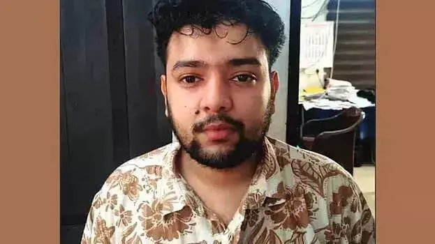 kerala: शादी के कमरे के वॉशरूम में MDMA छिपाया, युवक का पीछा कर पकड़ा गया kerala: शादी के कमरे के वॉशरूम में MDMA छिपाया, युवक का पीछा कर पकड़ा गया
