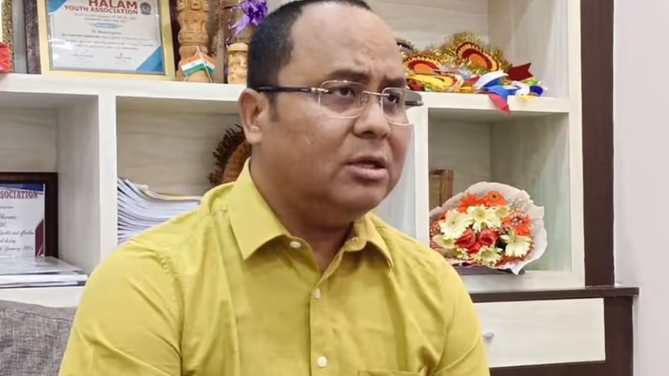 Tripura : ट्रेन में हाथियों की मौत के बाद मुंगियाकामी में चार हाथी पास बनाए जाएंगे Tripura : ट्रेन में हाथियों की मौत के बाद मुंगियाकामी में चार हाथी पास बनाए जाएंगे