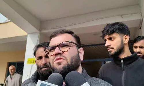 Srinagar प्रेस पर सेंसरशिप एक कदम पीछे की ओर: Agha Muntazir Srinagar प्रेस पर सेंसरशिप एक कदम पीछे की ओर: Agha Muntazir