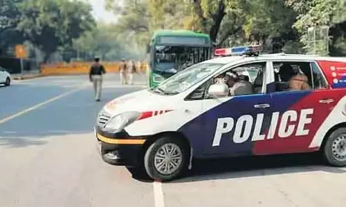 Delhi Police ने लॉरेंस बिश्नोई के वकील पर फायरिंग के आरोप में गोदारा गैंग के सदस्य को गिरफ्तार
