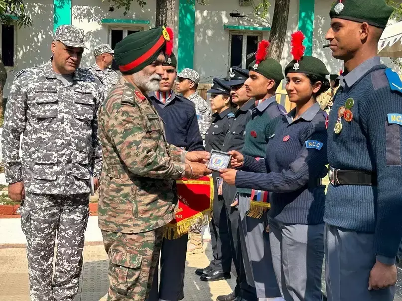 Jammu: नेशनल इंटीग्रेशन कैंप में उत्कृष्ट प्रदर्शन, सहर को मिला मेडल Jammu: नेशनल इंटीग्रेशन कैंप में उत्कृष्ट प्रदर्शन, सहर को मिला मेडल