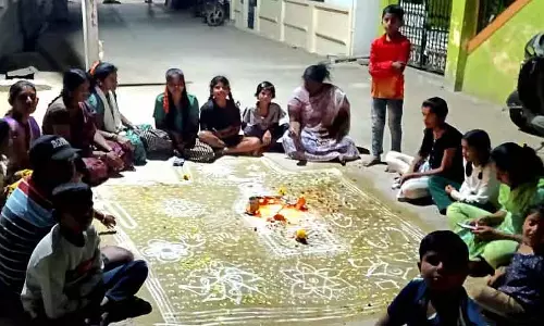 Bagepalli : अनुसूचित जाति की कॉलोनियों में चंदिरम्मा पूजा Bagepalli : अनुसूचित जाति की कॉलोनियों में चंदिरम्मा पूजा
