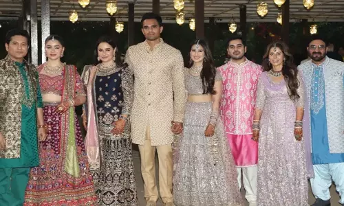 स्टार्स से सजी मेहंदी: सचिन तेंदुलकर, अर्जुन तेंदुलकर और सानिया चंडोक के साथ शामिल हुए स्टार्स से सजी मेहंदी: सचिन तेंदुलकर, अर्जुन तेंदुलकर और सानिया चंडोक के साथ शामिल हुए