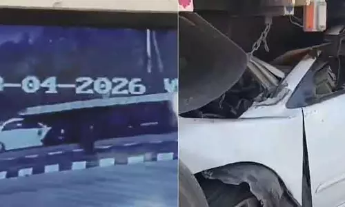 Chittoor के पास भयानक सड़क हादसा: कार ने कंटेनर गाड़ी को पीछे से टक्कर मारी Chittoor के पास भयानक सड़क हादसा: कार ने कंटेनर गाड़ी को पीछे से टक्कर मारी