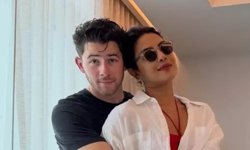 Priyanka Chopra ने ढोल पर निक जोनास को याद किया, माँ के ग्रैंड रोका की तैयारी Priyanka Chopra ने ढोल पर निक जोनास को याद किया, माँ के ग्रैंड रोका की तैयारी