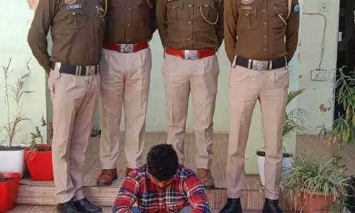 Solan village में सौतेले बेटे की गला घोंटकर हत्या करने के आरोप में नेपाली व्यक्ति गिरफ्तार Solan village में सौतेले बेटे की गला घोंटकर हत्या करने के आरोप में नेपाली व्यक्ति गिरफ्तार