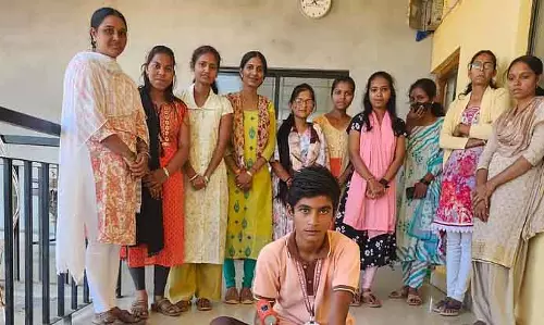 Student ने मिनी ट्रैक्टर बनाया जो 80 kg वज़न उठा सकता है