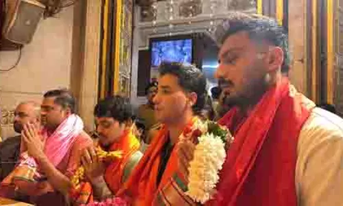 टी20 वर्ल्ड कप: सेमीफाइनल से पहले सिद्धिविनायक मंदिर पहुंचे भारतीय खिलाड़ी, बप्पा से लिया आशीर्वाद