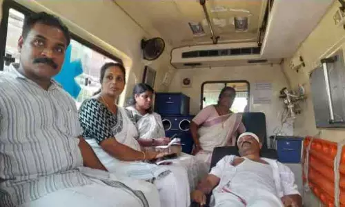 Thuravoor अस्पताल की बिल्डिंग के उद्घाटन समारोह के दौरान झड़प: कई लोग घायल Thuravoor अस्पताल की बिल्डिंग के उद्घाटन समारोह के दौरान झड़प: कई लोग घायल