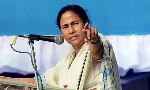 Kolkata: ममता बनर्जी ने होली पर सौहार्द और भाईचारे का संदेश दिया