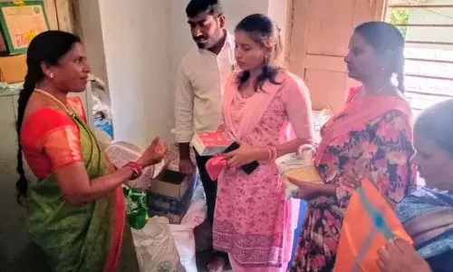 Kattangur के सरपंच ने नर्सरी के पौधों को रेगुलर पानी देने की अपील की Kattangur के सरपंच ने नर्सरी के पौधों को रेगुलर पानी देने की अपील की