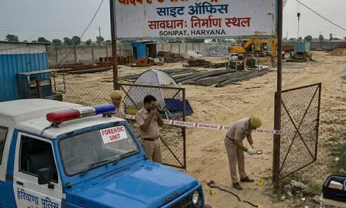 Sonipat: फैक्ट्री में सेंधमारी, लाखों का सामान गायब Sonipat: फैक्ट्री में सेंधमारी, लाखों का सामान गायब