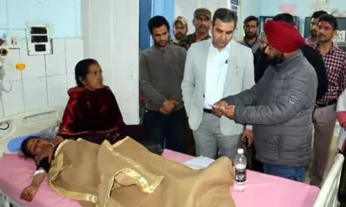 डीसी ने CHC Batote में मरीज़ों की देखभाल की स्थिति का निरीक्षण किया