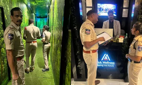Hyderabad में पुलिस ने जुए के अड्डे पर छापा मारा, पांच लोगों को गिरफ्तार किया