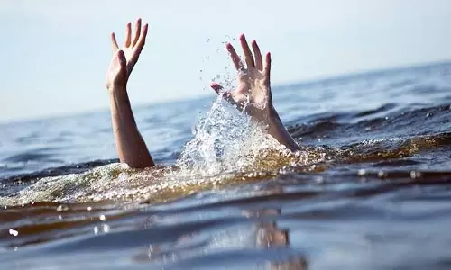 Jajpur में दो लोगों के डूबने से रंगों का त्योहार फीका पड़ गया Jajpur में दो लोगों के डूबने से रंगों का त्योहार फीका पड़ गया