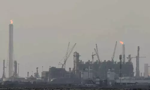 पेट्रोनेट LNG का फोर्स मेज्योर नोटिस