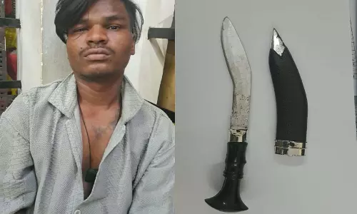 होली पर पुलिस अलर्ट: चेकिंग अभियान में चाकू के साथ युवक गिरफ्तार
