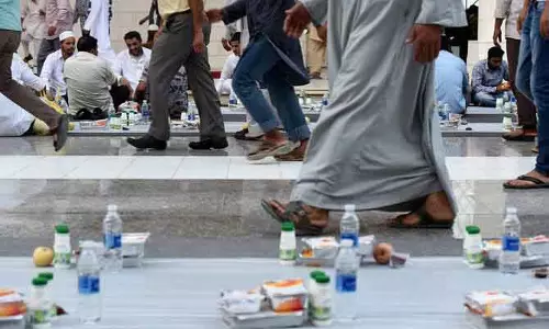 Riyadh में 30 साल में 5 लाख से ज़्यादा लोगों को इफ़्तार Riyadh में 30 साल में 5 लाख से ज़्यादा लोगों को इफ़्तार