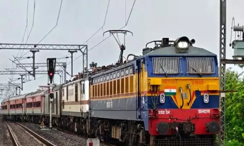 रेलवे की Holi Service Packed: 4 दिनों में 24 लाख यात्री रेलवे की Holi Service Packed: 4 दिनों में 24 लाख यात्री