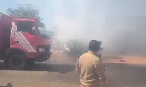 कुसमी में गैस वेल्डिंग के दौरान बोलेरो में आग, लाखों का नुकसान कुसमी में गैस वेल्डिंग के दौरान बोलेरो में आग, लाखों का नुकसान