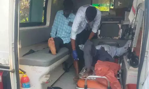 Rayapole में दो बाइकों की टक्कर में तीन लोग घायल Rayapole में दो बाइकों की टक्कर में तीन लोग घायल