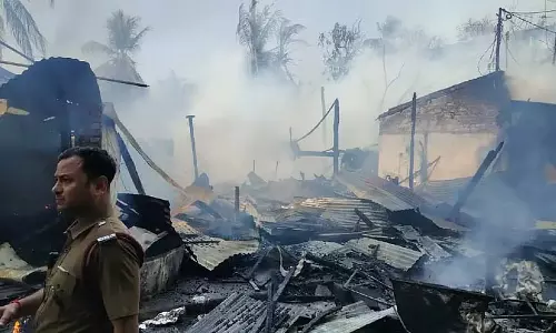 Madhyamgram स्टेशन के सामने सिलेंडर ब्लास्ट, चारों तरफ धुआं