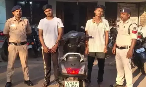 नेवई में चाकू की नोक पर लूट, पुलिस ने 2 आरोपियों को किया गिरफ्तार नेवई में चाकू की नोक पर लूट, पुलिस ने 2 आरोपियों को किया गिरफ्तार
