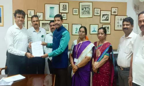 Karnataka: तुलु को दूसरी आधिकारिक भाषा का दर्जा देने के प्रस्ताव पर पैनल ने सरकार को रिपोर्ट सौंपी Karnataka: तुलु को दूसरी आधिकारिक भाषा का दर्जा देने के प्रस्ताव पर पैनल ने सरकार को रिपोर्ट सौंपी